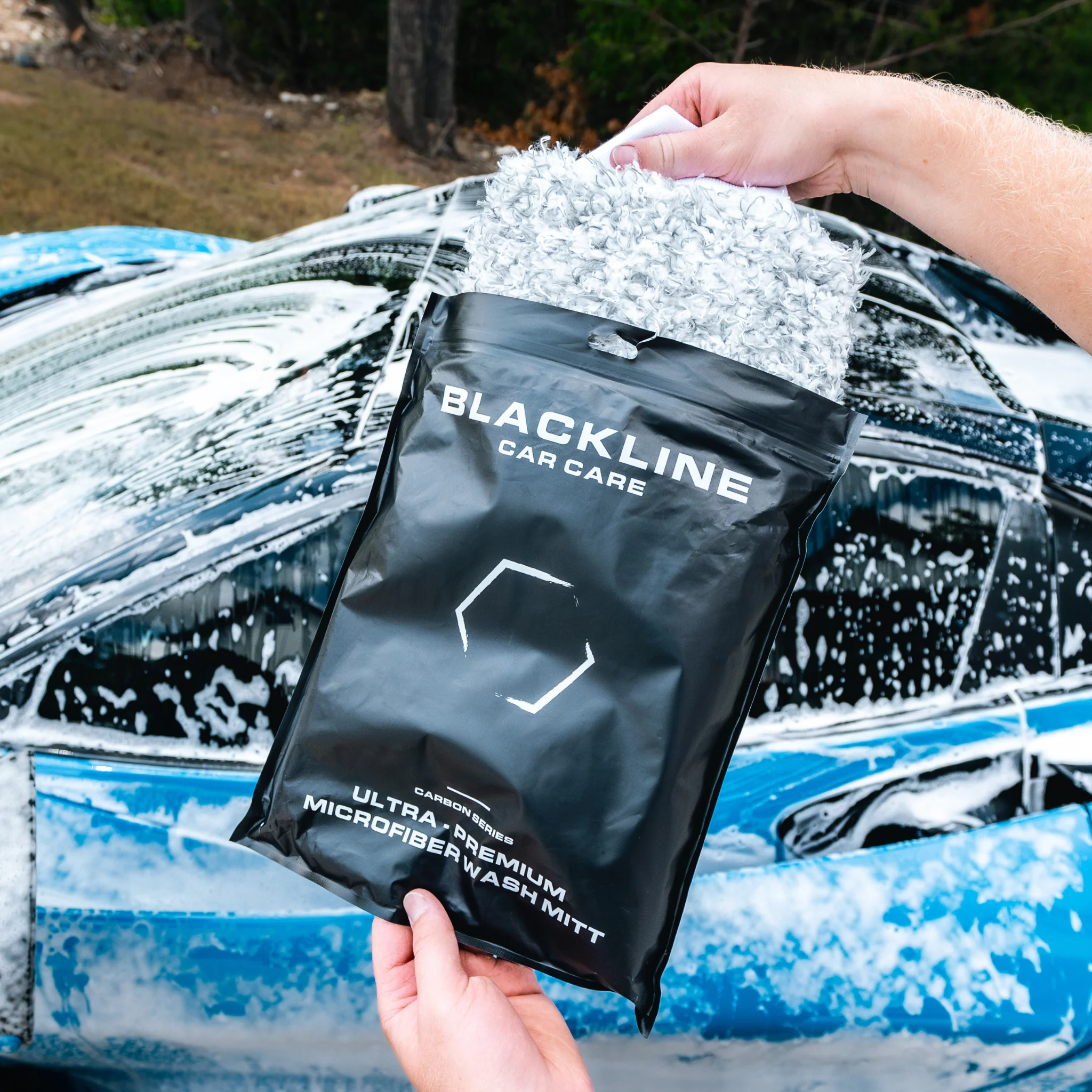 BLACKLINE® MICROFIBER WASH MITT - Image 10