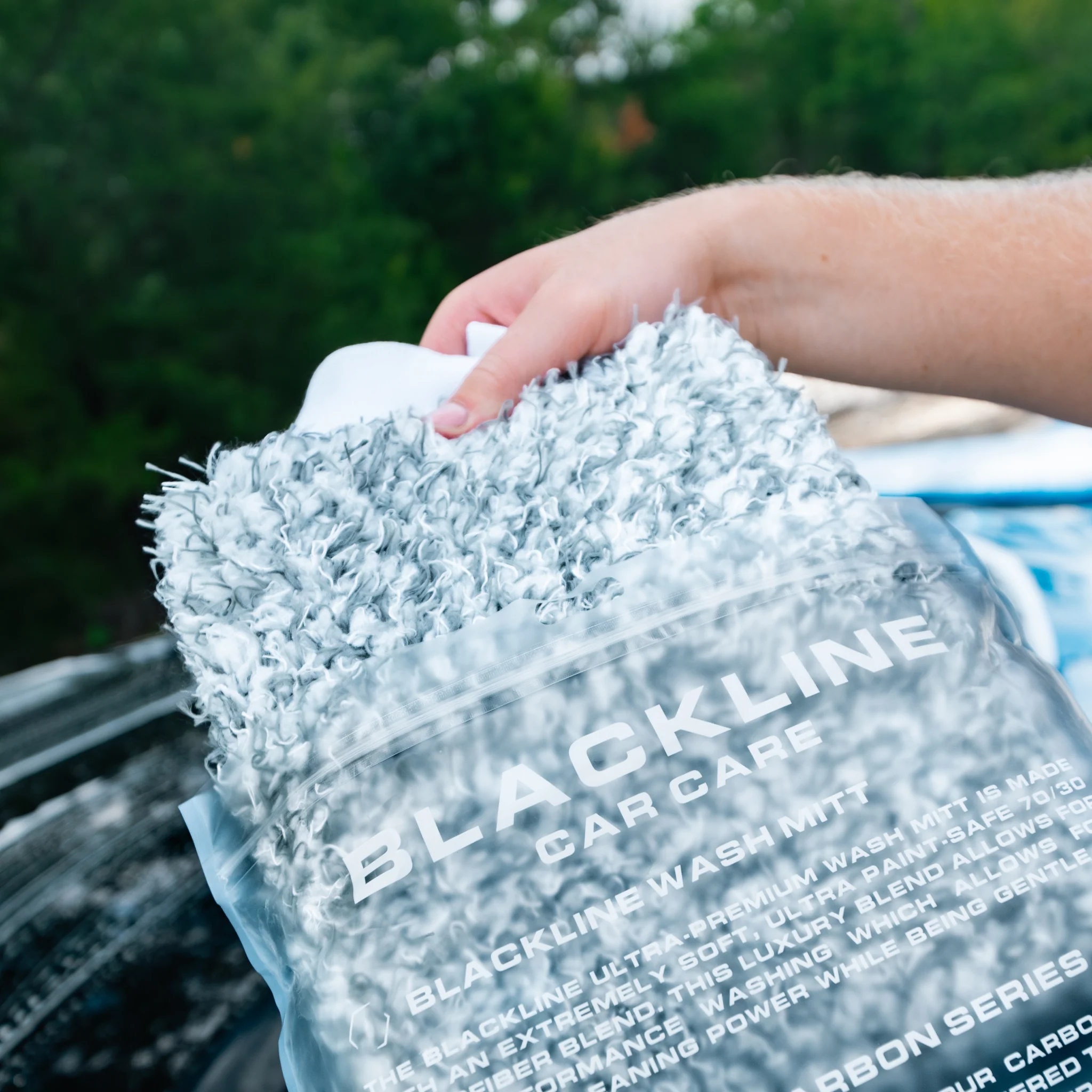 BLACKLINE® MICROFIBER WASH MITT - Image 9