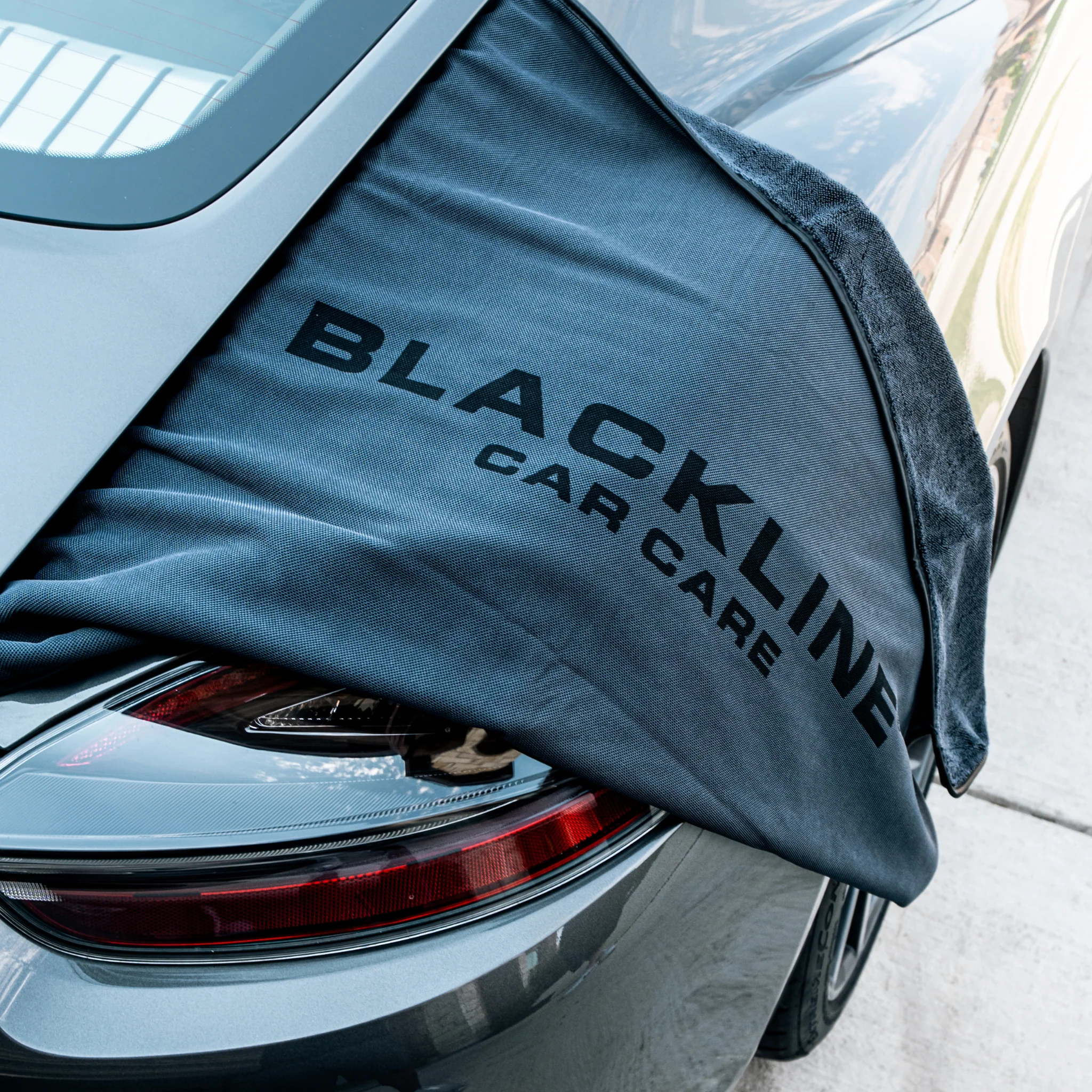 BLACKLINE® SLIM TWISTED-LOOP DRYING TOWEL - Image 8